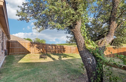 Copperas Cove House | 3-bedroom, with an office, fenced backyard and short drive to fort Cavazos
