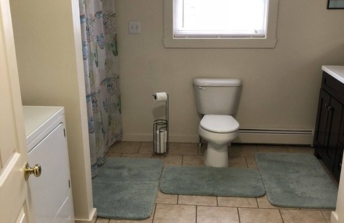 Old Orchard Beach Apartment | 3 Bedroom With A/C & Free Beach Parking