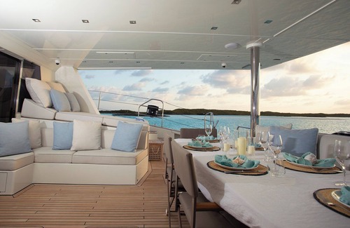 Tar Bay Boat Rental | 3-bedroom yacht in lovely Exuma with AC