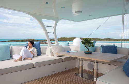 Tar Bay Boat Rental | 3-bedroom yacht in lovely Exuma with AC