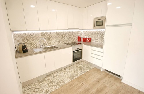 Ciutat Vella Apartment | 3 bedrooms, 2 bathrooms, Elevators, Air conditioning, Heating