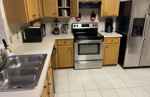 Killeen House | 3 bedrooms and 2.5 bathroom