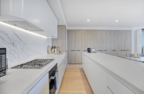 Glen Waverley Apartment | 3 Bedrooms Apartment in Sky Garden, 2 mins to Glen Waverley Shopping Centre