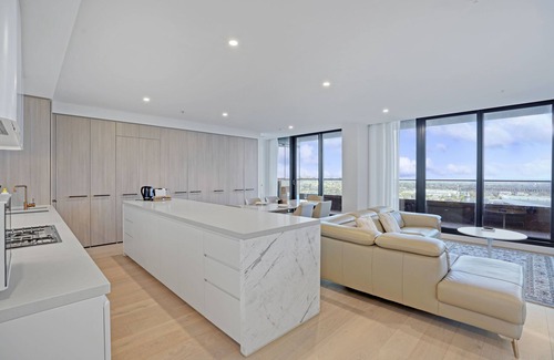 Glen Waverley Apartment | 3 Bedrooms Apartment in Sky Garden, 2 mins to Glen Waverley Shopping Centre