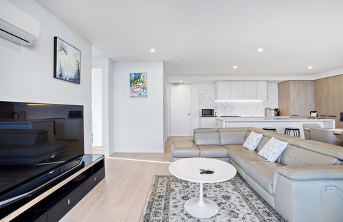 Glen Waverley Apartment | 3 Bedrooms Apartment in Sky Garden, 2 mins to Glen Waverley Shopping Centre
