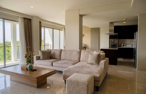Jimbaran Bay Apartment | 3 Bedrooms Ayana Residences With View