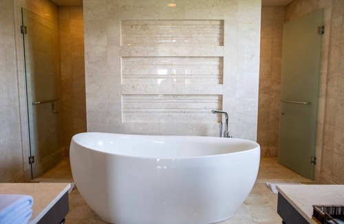 Jimbaran Bay Apartment | 3 Bedrooms Ayana Residences With View