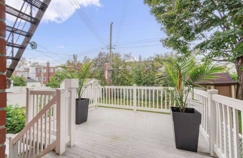 Laval Apartment | 3 bedrooms, Fast WI-FI, FREE Parking