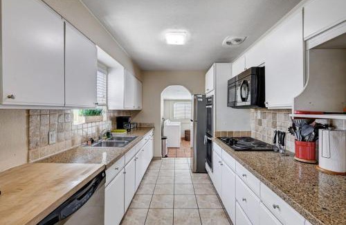 Rancho Oakey House | 3 Bedrooms house in Marvelous Las Vegas