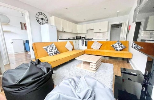 Islington Apartment | 3 Bedrooms London Urban Escape