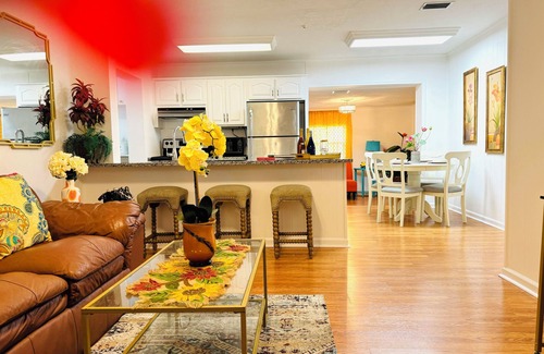 Northside House | 3 bedrooms near airport, beaches and cruise port in fantastic Jacksonville area.