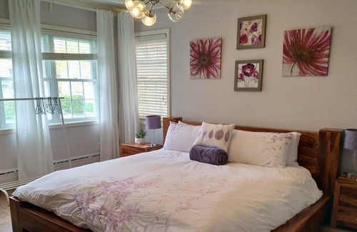 Cote-Saint-Paul Apartment | 3 bedrooms place in Montreal , with patio, free parking, 10-15 min to downtown