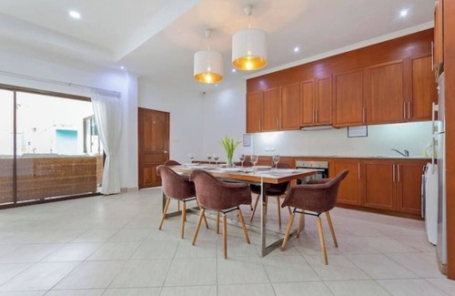 Jomtien Villa | 3 beds Pratamnak Near Walking Street