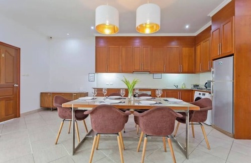 Jomtien Villa | 3 beds Pratamnak Near Walking Street