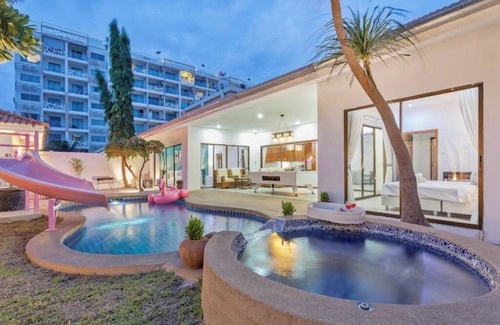 Jomtien Villa | 3 beds Pratamnak Near Walking Street