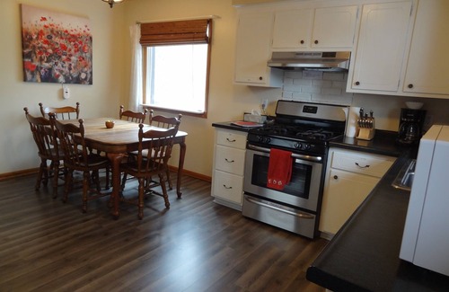 Rochester House | 3 blks to St. Marys Pet Friendly CoveredByFaith