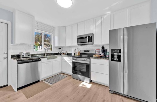 Lynn Haven House | 3 Blocks to Bay + Boat Parking + Renovated + 3 Bd