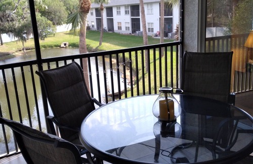 Port Canaveral Condo | 3 BR 2 Ba close to ocean, NASA, cruise Port, & Disney for interns & contractors