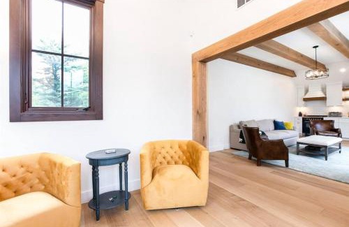 Georgetown House | 3 BR 2 BA Loft at Fr. Sorin's w/Paddle Tennis