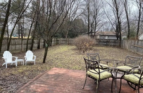 Madison House | 3 BR 2 BA Townhouse - Great for families or groups!
