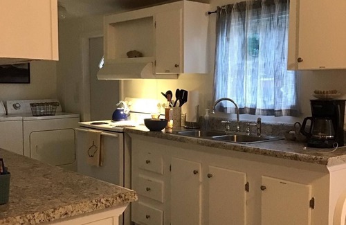 Bellepoint House | 3 BR 2 Bath house in Hinton, WV inside the New River Gorge National Park.