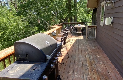 Eastman House | 3 BR 2BA Cabin Retreat in Beautiful Crawford County by the Mississippi River