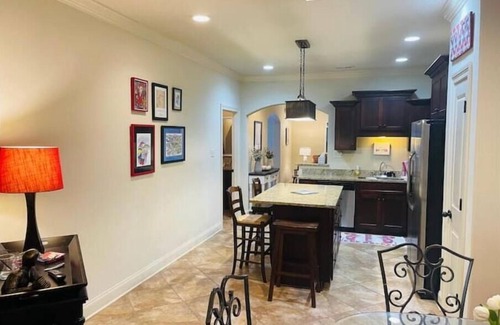 Oxford Condo | 3 BR/3.5 BA CONDO, SLEEPS 8, 5 min from campus, 8 from square
