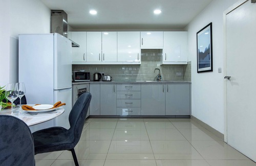 Leeds Apartment | 3-BR Apartment in Prime Leeds City Centre