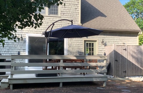 East Dennis House | 3 BR Cape-short drive to Mayflower & other bay beaches-A/C, Wi-Fi, Linens Incl.