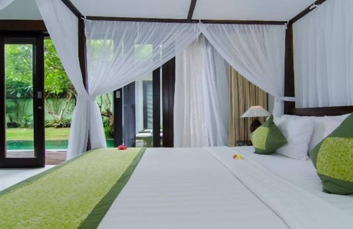 Dyanapura Villa | 3 BR Central Seminyak, Private Pool