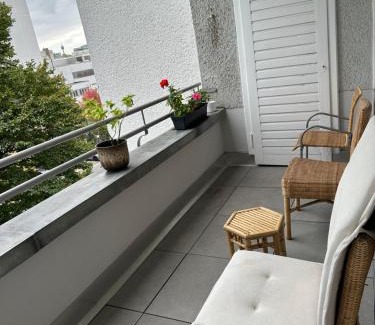 Golzheim Apartment | 3 BR City Apartment near Messe Düsseldorf