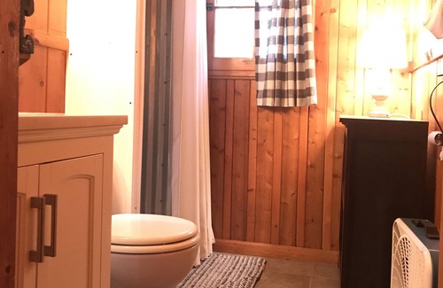 Port Sheldon House | 3 BR Classic Log Cottage on Lake Michigan, 3 Night Minimum, Kayaks included