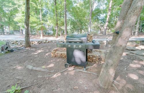 Mayhew House | 3 BR Cozy Lakefront Cottage