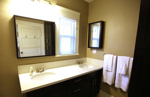 Southeast Anaheim House | 3 Br Disneyland Home — Sleeps 6-8