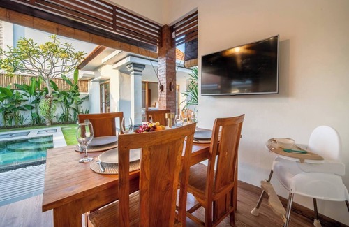 Padonan Villa | 3 BR Family Villa w/Private Pool & Spacious Garden in Canggu Prime Location