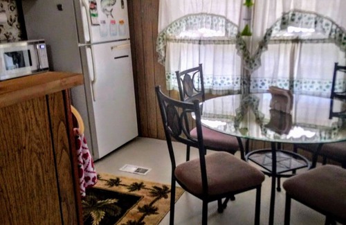 Grove City House | 3 BR home on a canal in Paradise - 10 mins from many beaches!