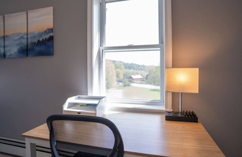 Jeffersonville House | 3 BR House: 10 min to Smugglers' Notch w/Private Hot Tub