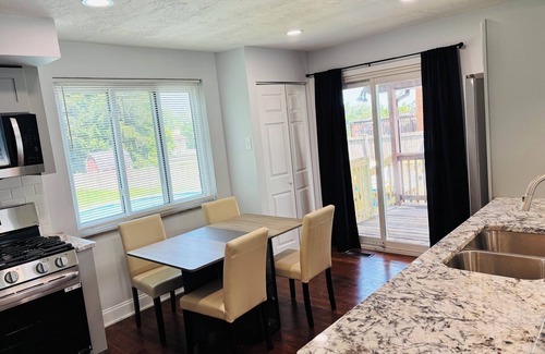 West Mifflin House | 3 BR House with pool Near Kennywood, Restaurants, Golf, Pittsburgh