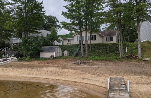 Lake City House | 3 Br Lakefront Cottage on Beautiful Sandy Beach Lake Missaukee