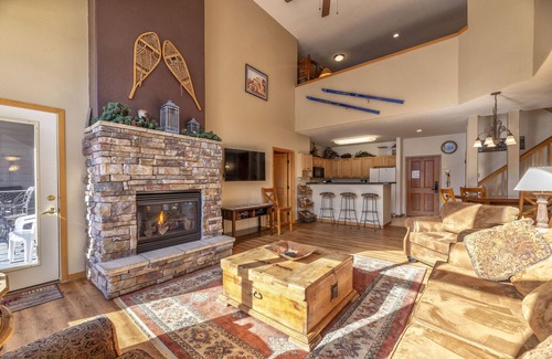 Mountain House Condo | 3 BR + Loft BR/4 BA Top Floor Condo with Mile-Wide Ski Run View; 8 separate beds