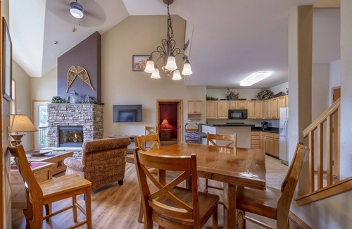 Mountain House Condo | 3 BR + Loft BR/4 BA Top Floor Condo with Mile-Wide Ski Run View; 8 separate beds