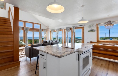 Buxton House | 3 br, oceanfront, ocean view, sunrise !