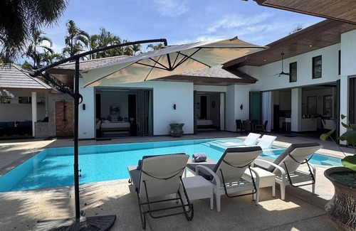 Cherngtalay Villa | 3 BR Pool Villa - Daily Cleaning - Walk to Bangtao Beach, Shops and Restaurants
