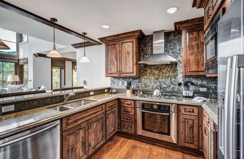 Vail Condo | 3 BR Ritz-Carlton Residence with Valley Views by RedAwning - Save 20% on 7+ Nights!