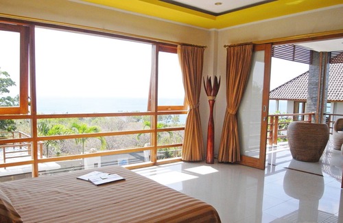 Uluwatu Villa | 3 BR ROSE Villa, Padang Padang