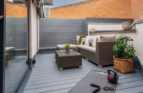 South Richmond House | 3-BR Sleeps 6 - Central Richmond - Private Terrace