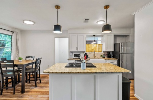 Conway House | 3 BR Spacious and Stylish Home