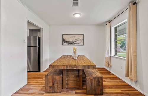 Conway House | 3 BR Spacious and Stylish Home