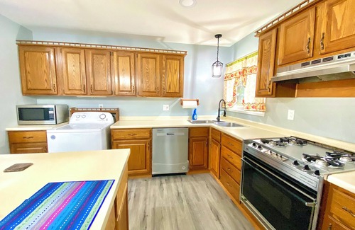 Speedway House | 3 BR Speedway Home!