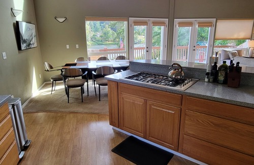 Longbranch House | 3 BR Waterfront retreat, great deck, beaches, fireplace & game room